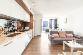 Perfect Location APT w Roof Top Pool GYM